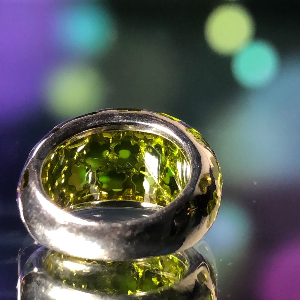 Green Glass Sterling Silver Flower Dome Ring - Picture 3 of 8